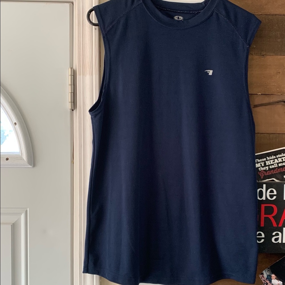“ATHLETIC WORKS” Muscle T-Shirt       Size 34-36     NWOT